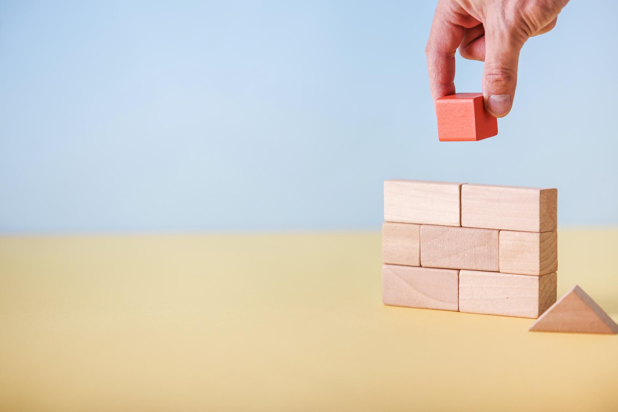 building-with-wooden-blocks-on-the-table
